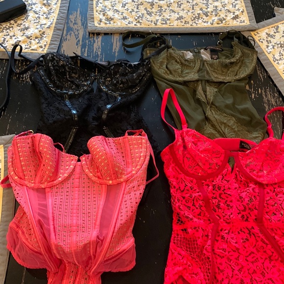 Bodysuits VS - Picture 1 of 13